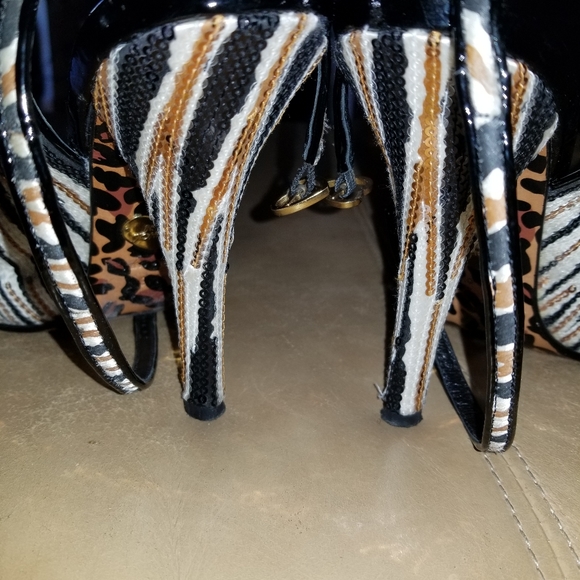 Betsey Johnson Sequin Pump - Picture 9 of 10